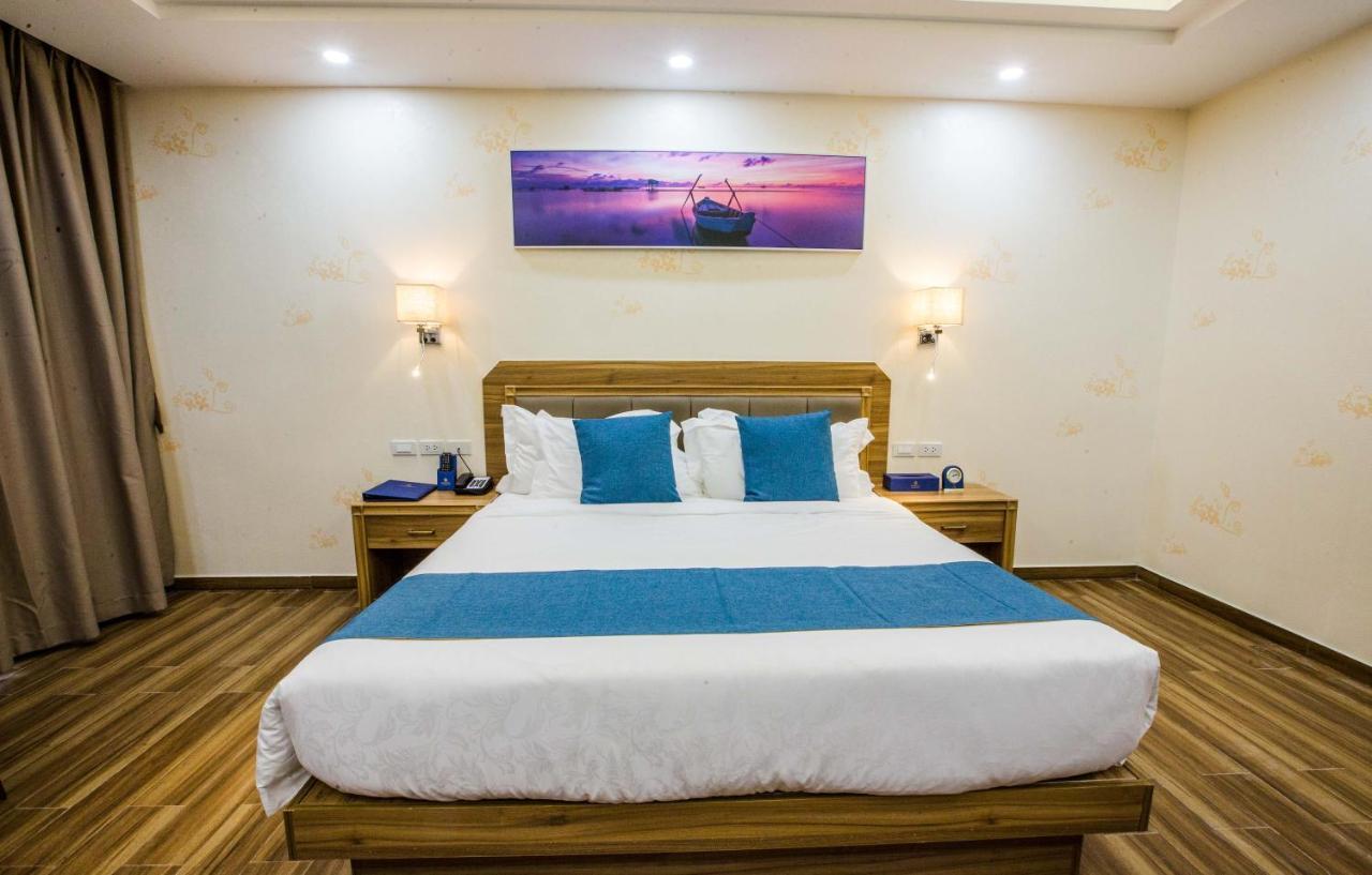 Costa Palawan Resort Puerto Princesa Bagian luar foto